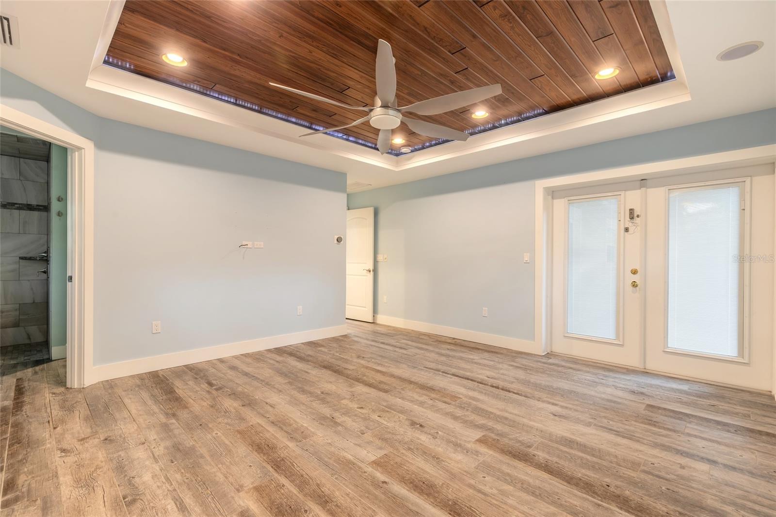 130 Hernandez Ave Property Photo 16