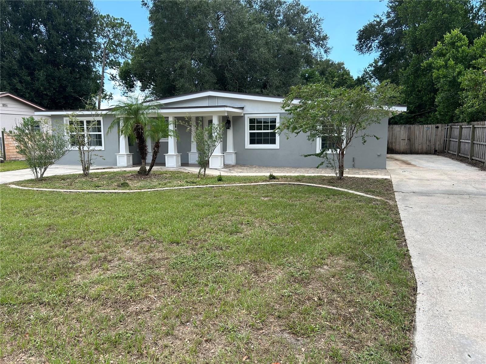 104 E GARDENIA DR