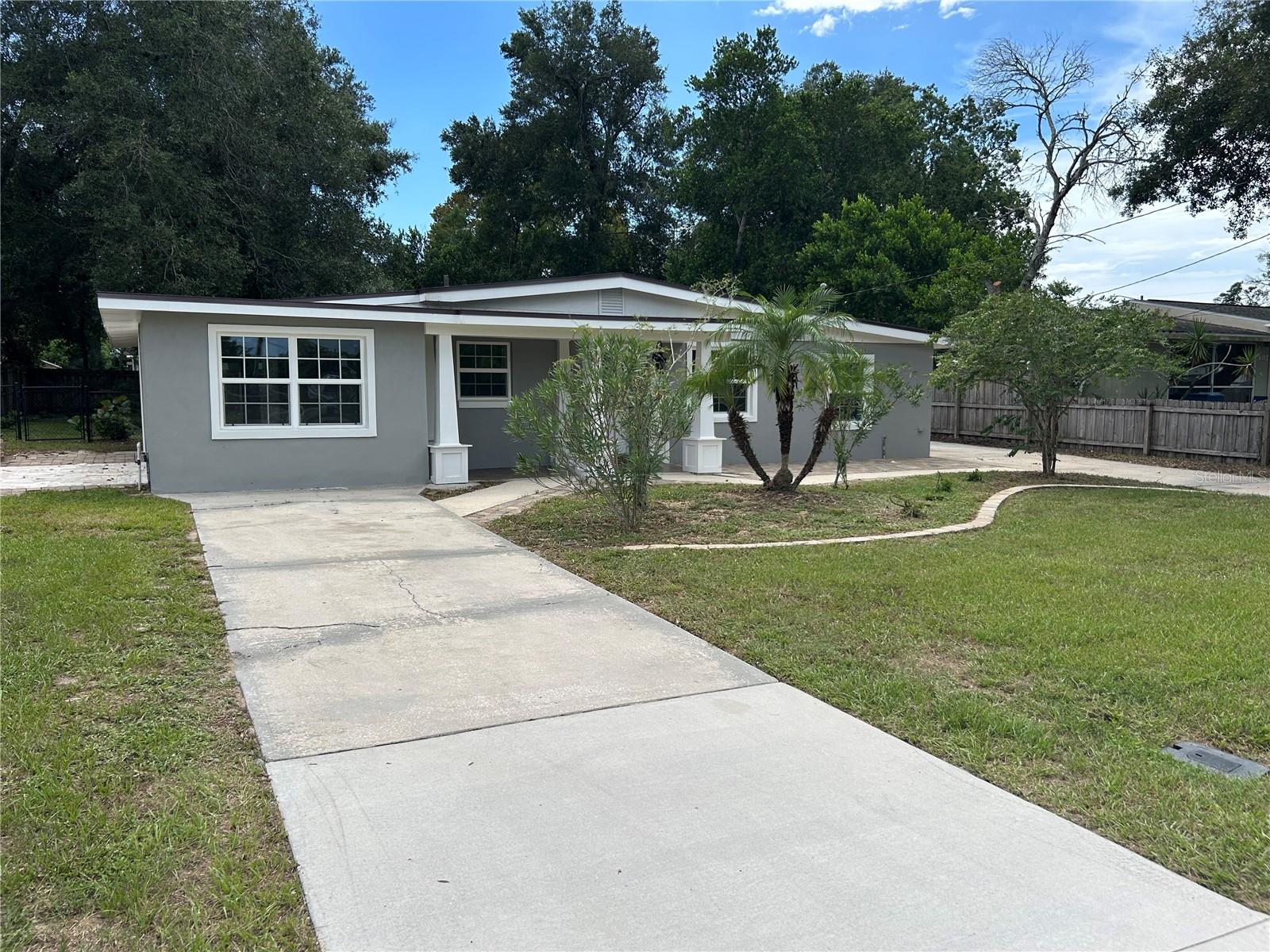 104 E Gardenia Dr Property Photo 7