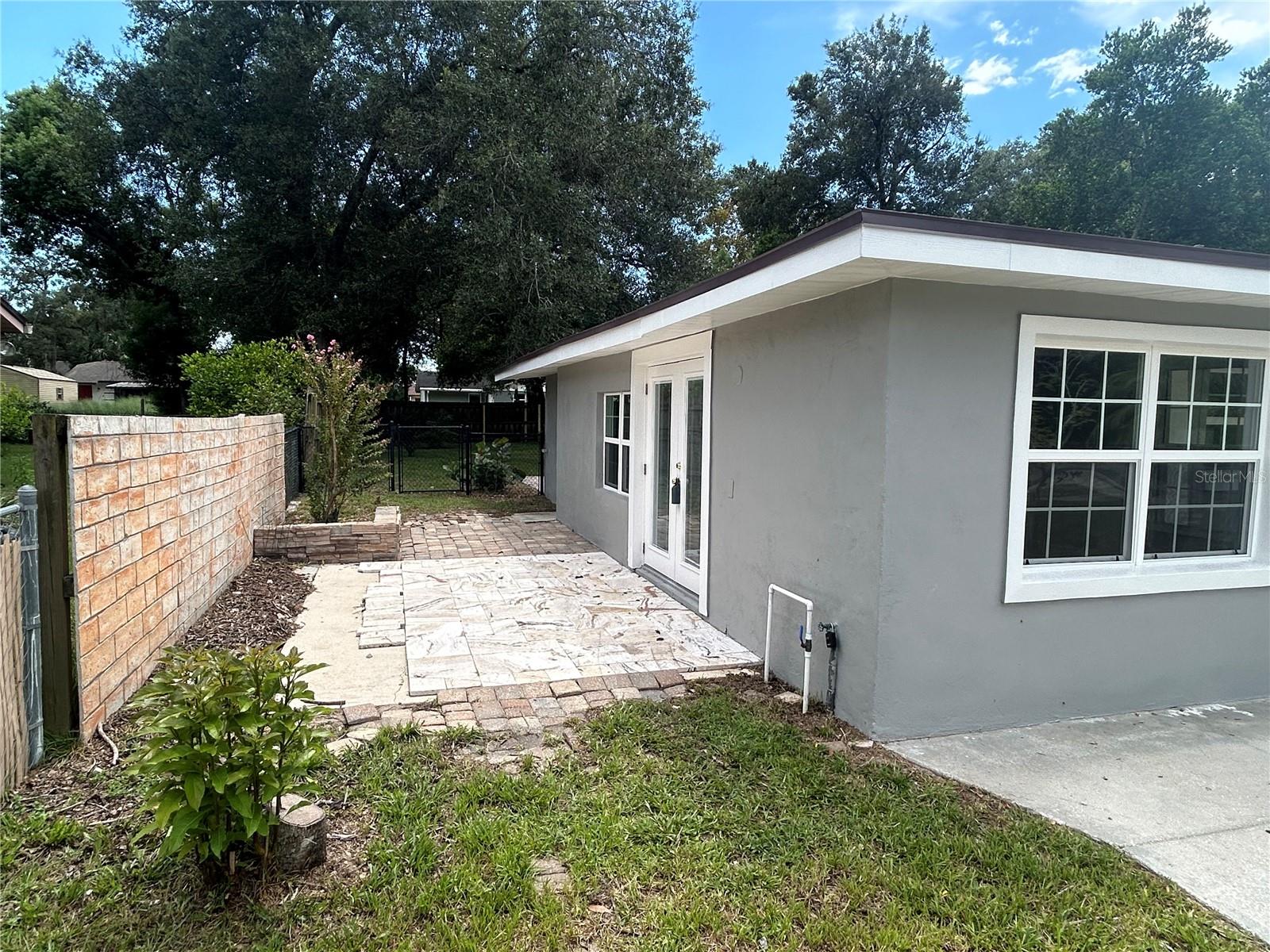 104 E Gardenia Dr Property Photo 15
