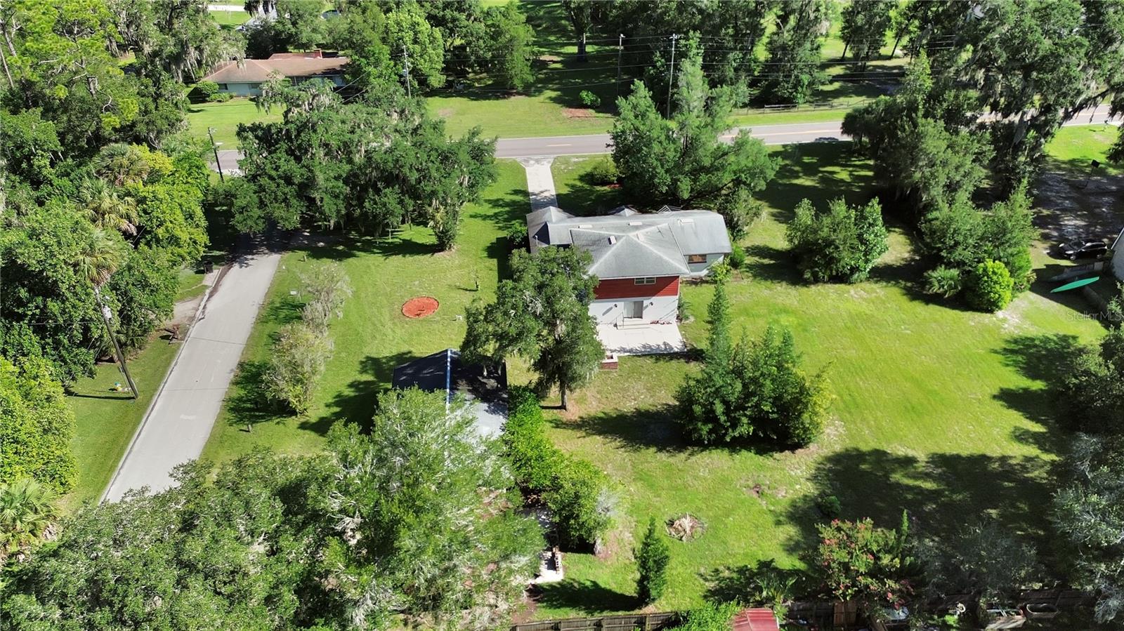 601 GLENWOOD RD Property Photo 1