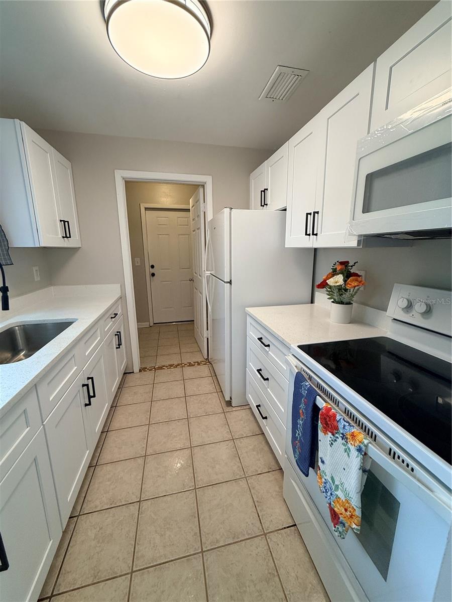 2942 Greynolds St Property Photo 13
