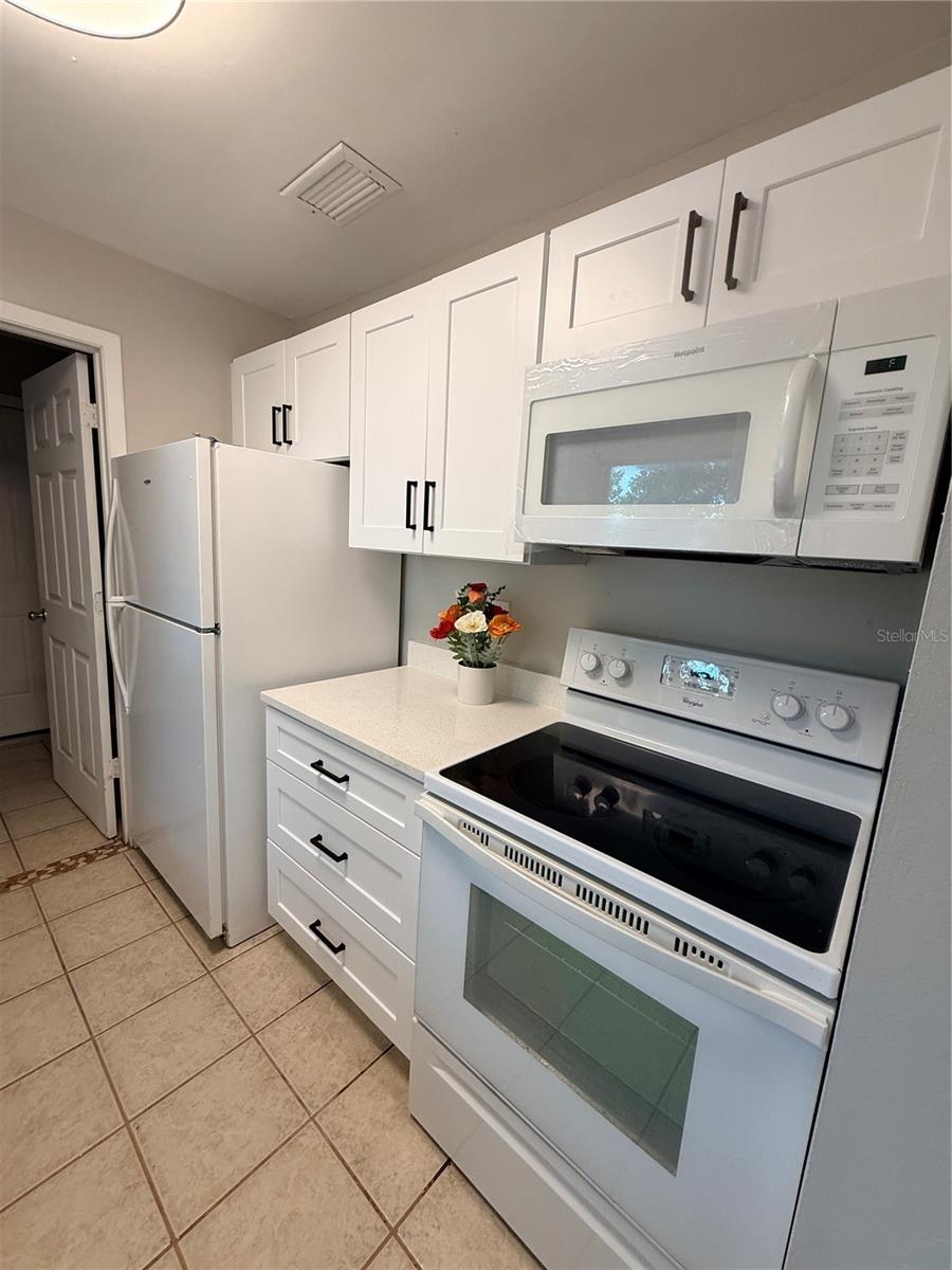 2942 Greynolds St Property Photo 15