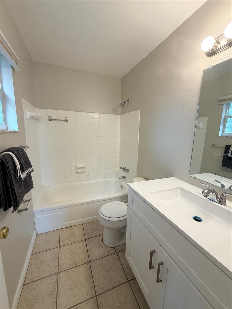 2942 Greynolds St Property Photo 16