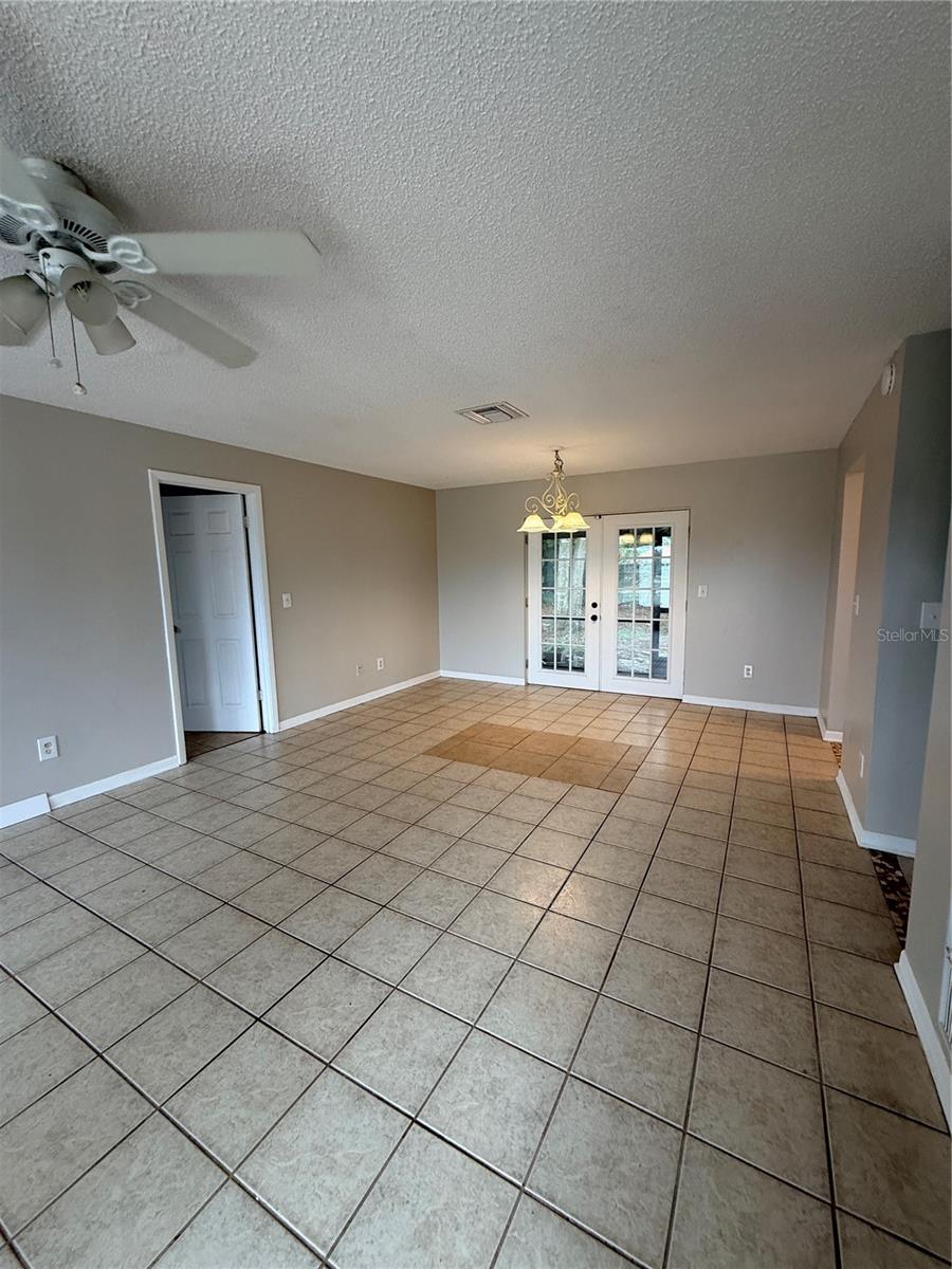 2942 Greynolds St Property Photo 25