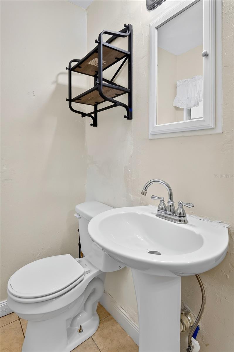1019 Pioneer Dr Property Photo 22