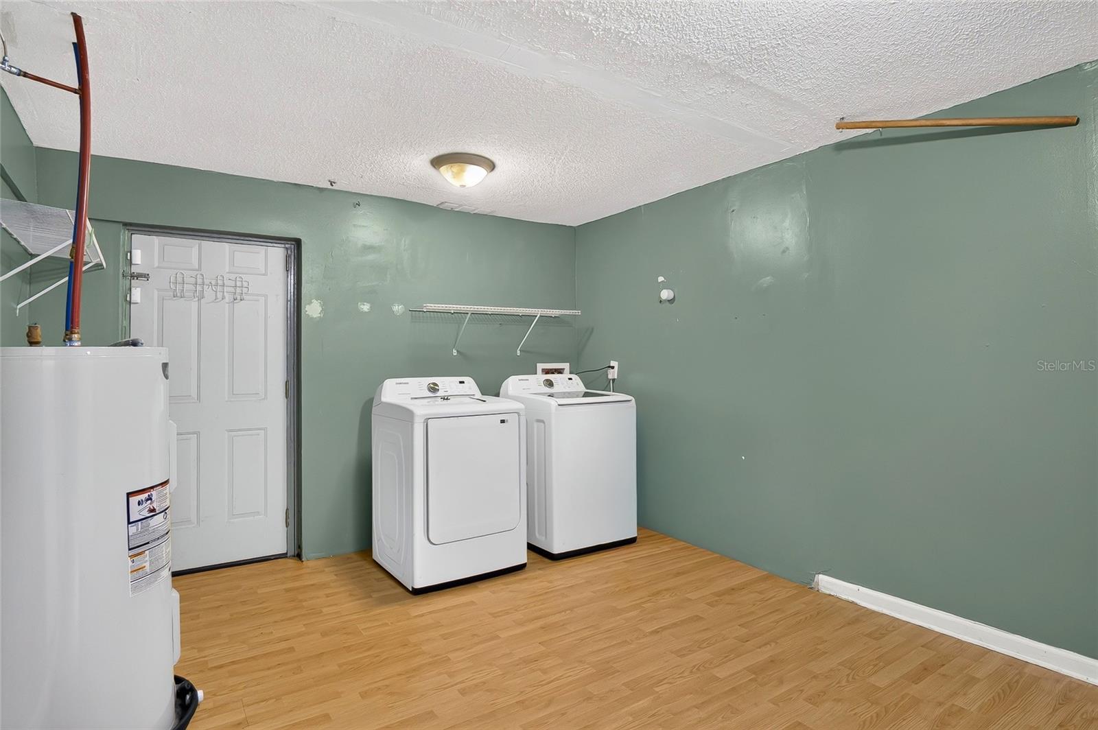 1019 Pioneer Dr Property Photo 24