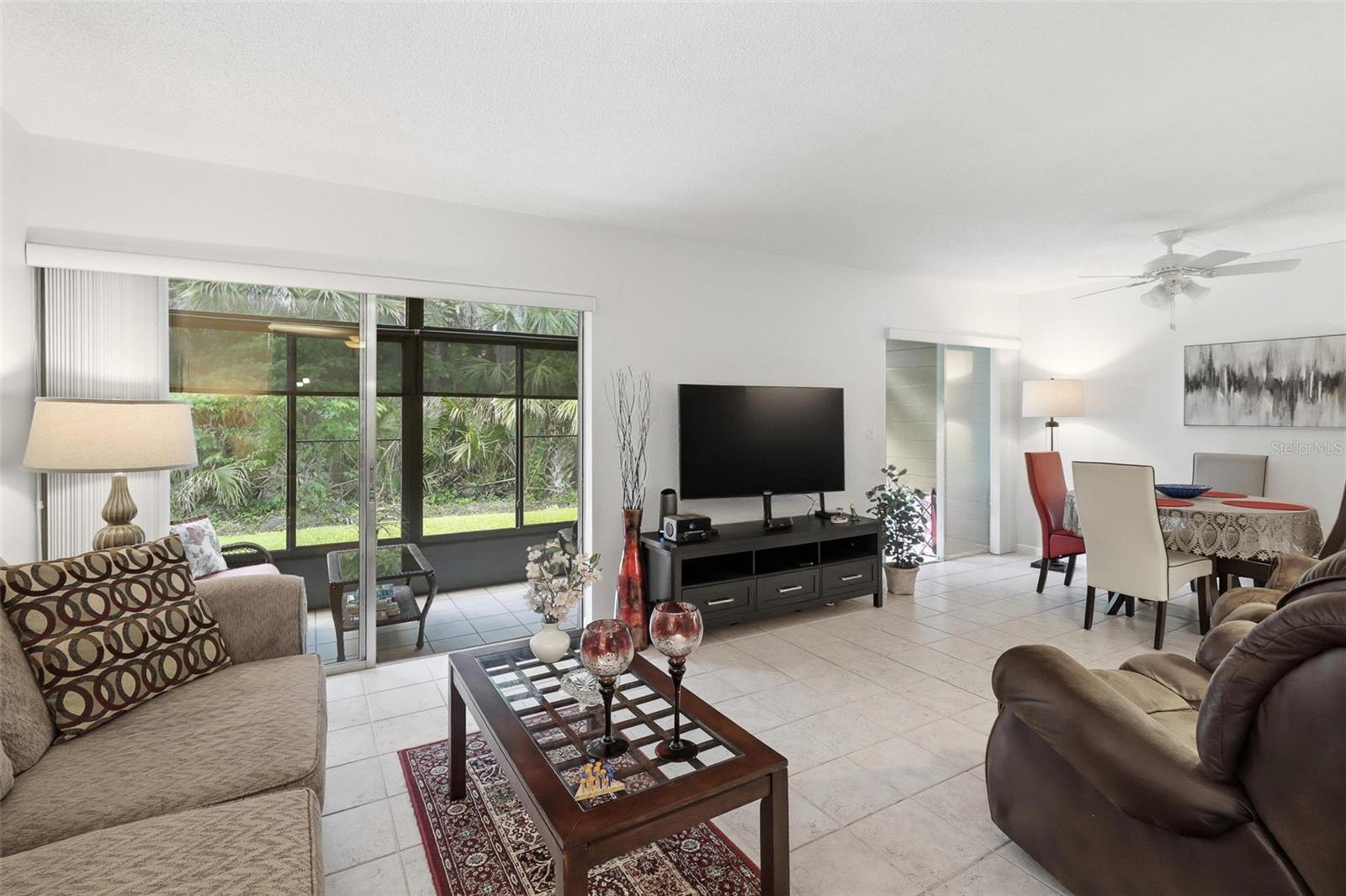 130 Jasmine Woods Ct #7c Property Photo 6