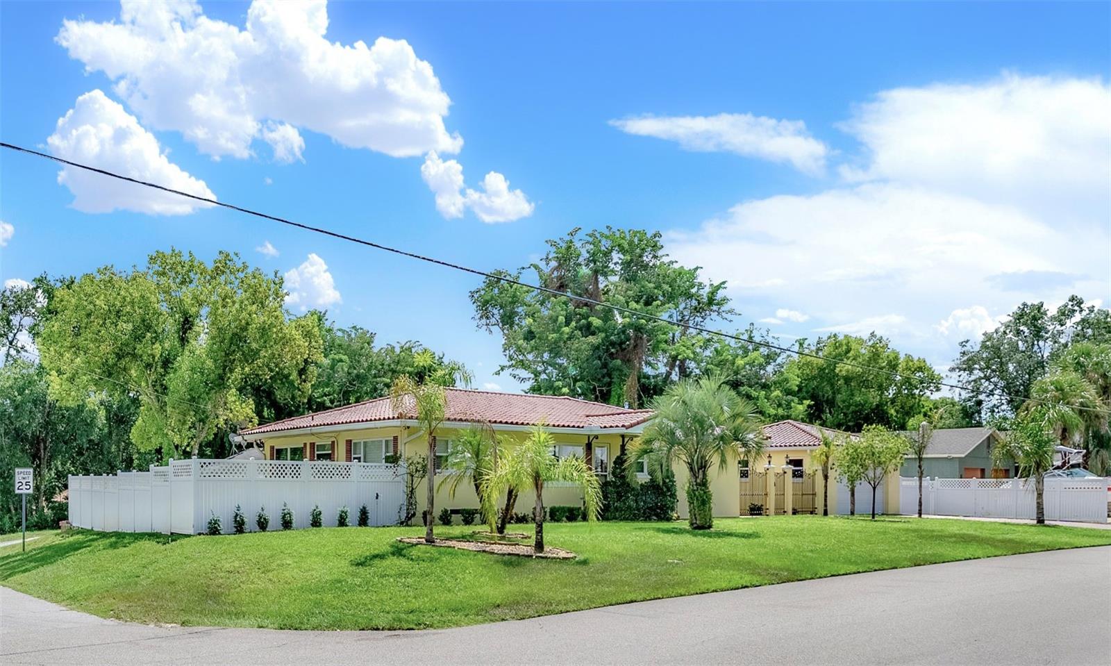 123 Sunrise Blvd Property Photo 1