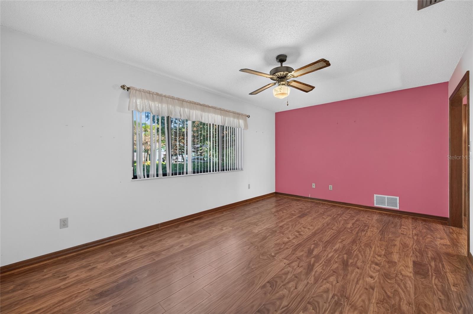 1203 Overbrook Dr Property Photo 6