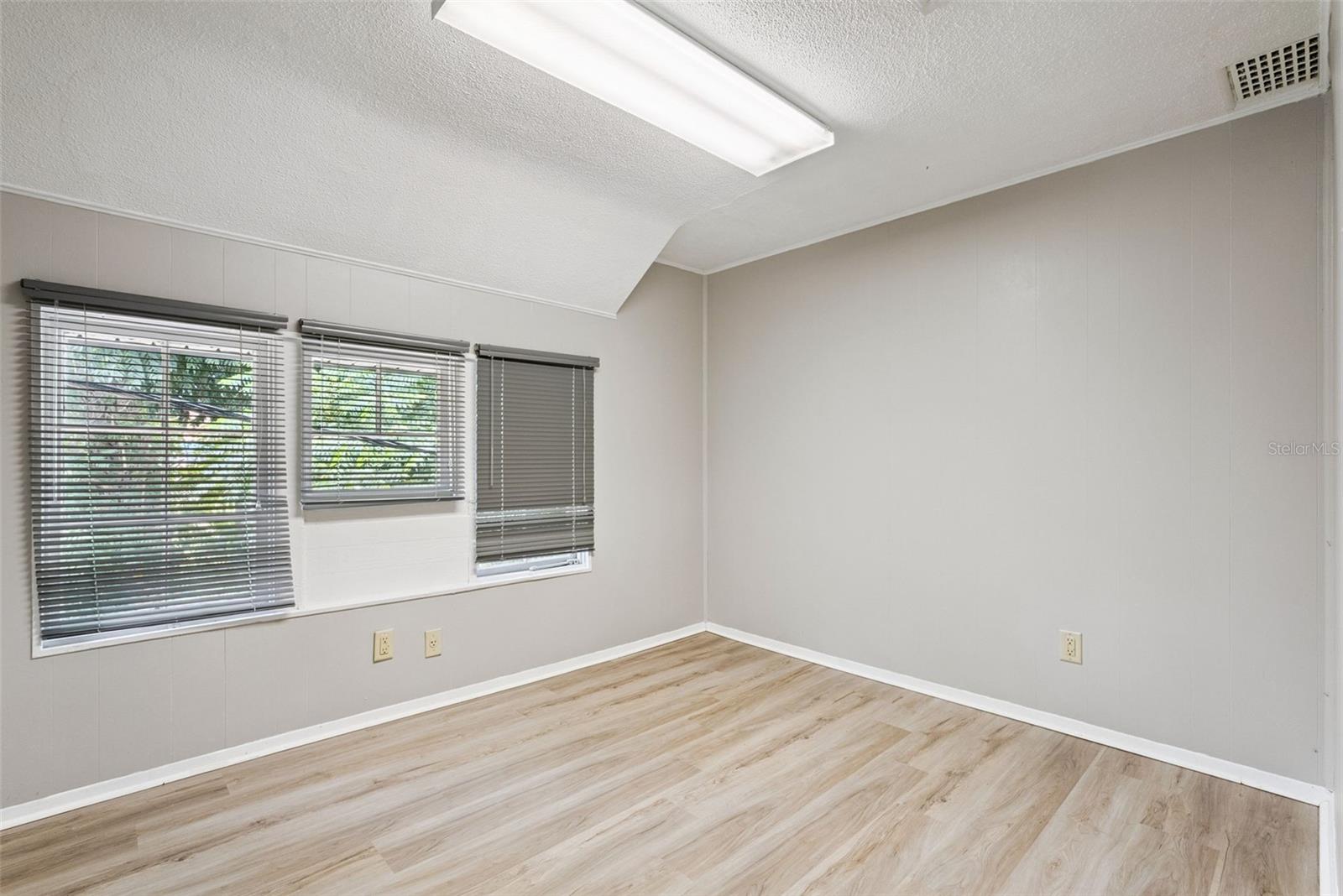 112 Pasadena Pl Property Photo 27