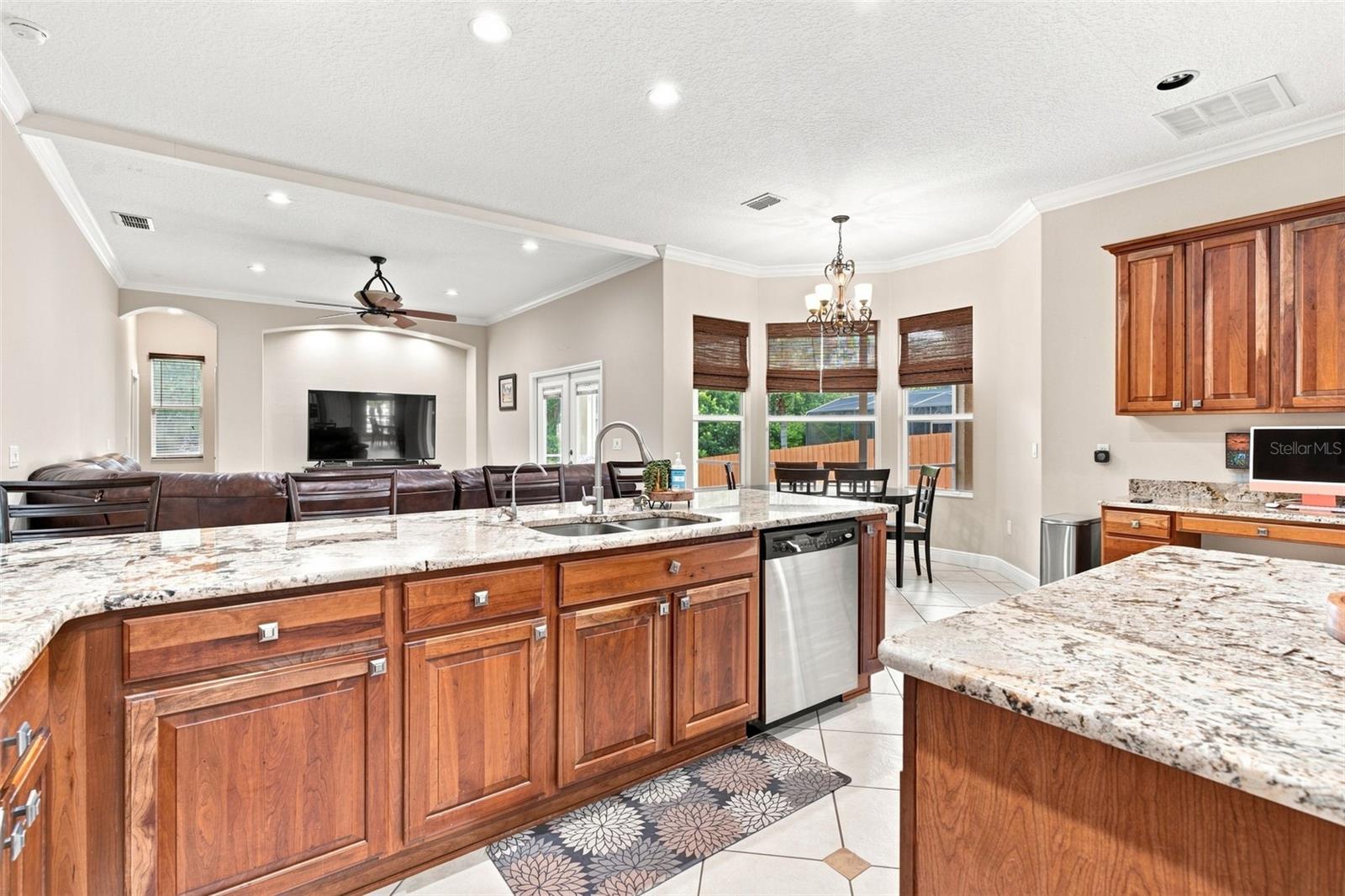 1463 Maple Leaf Ln Property Photo 8