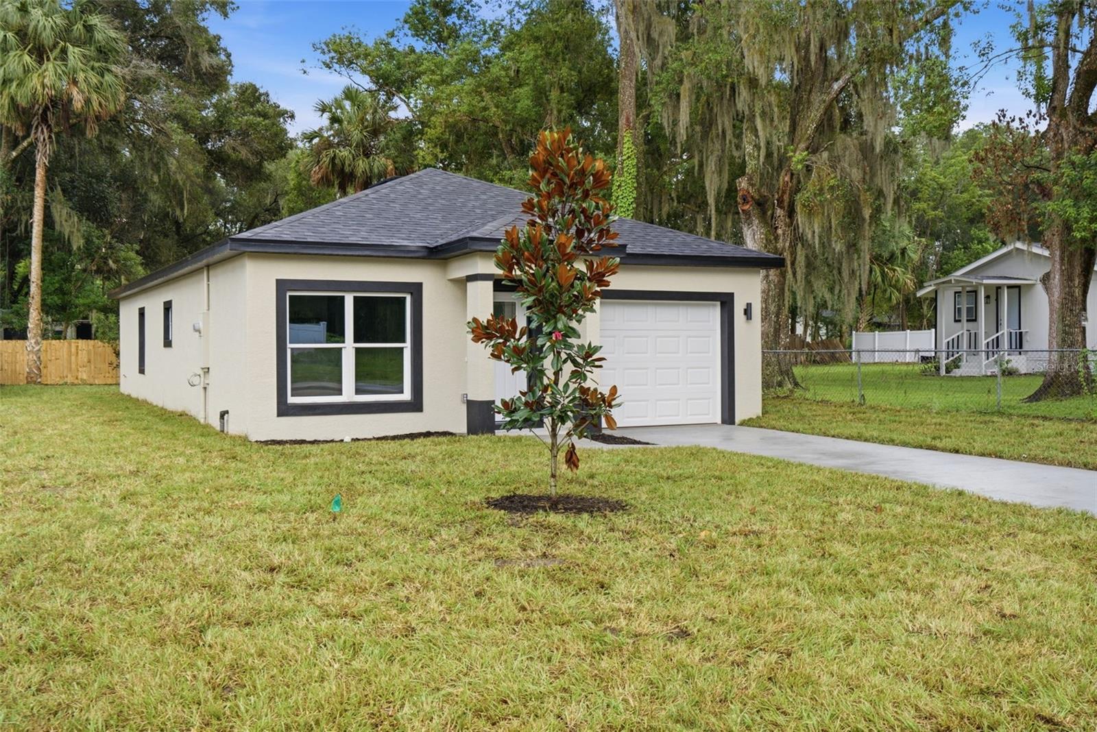 1111 S Adelle Ave Property Photo 4