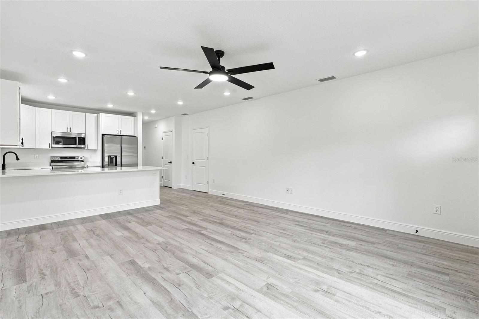 1111 S Adelle Ave Property Photo 6