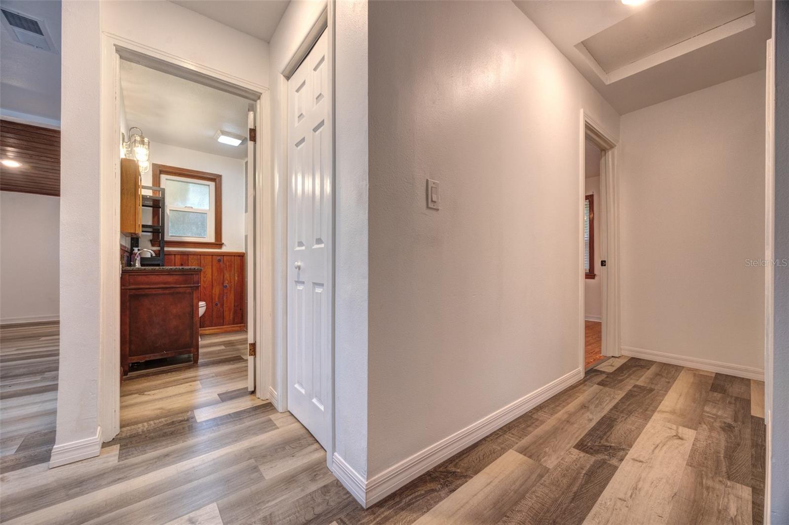 355 W Wisconsin Ave Property Photo 16