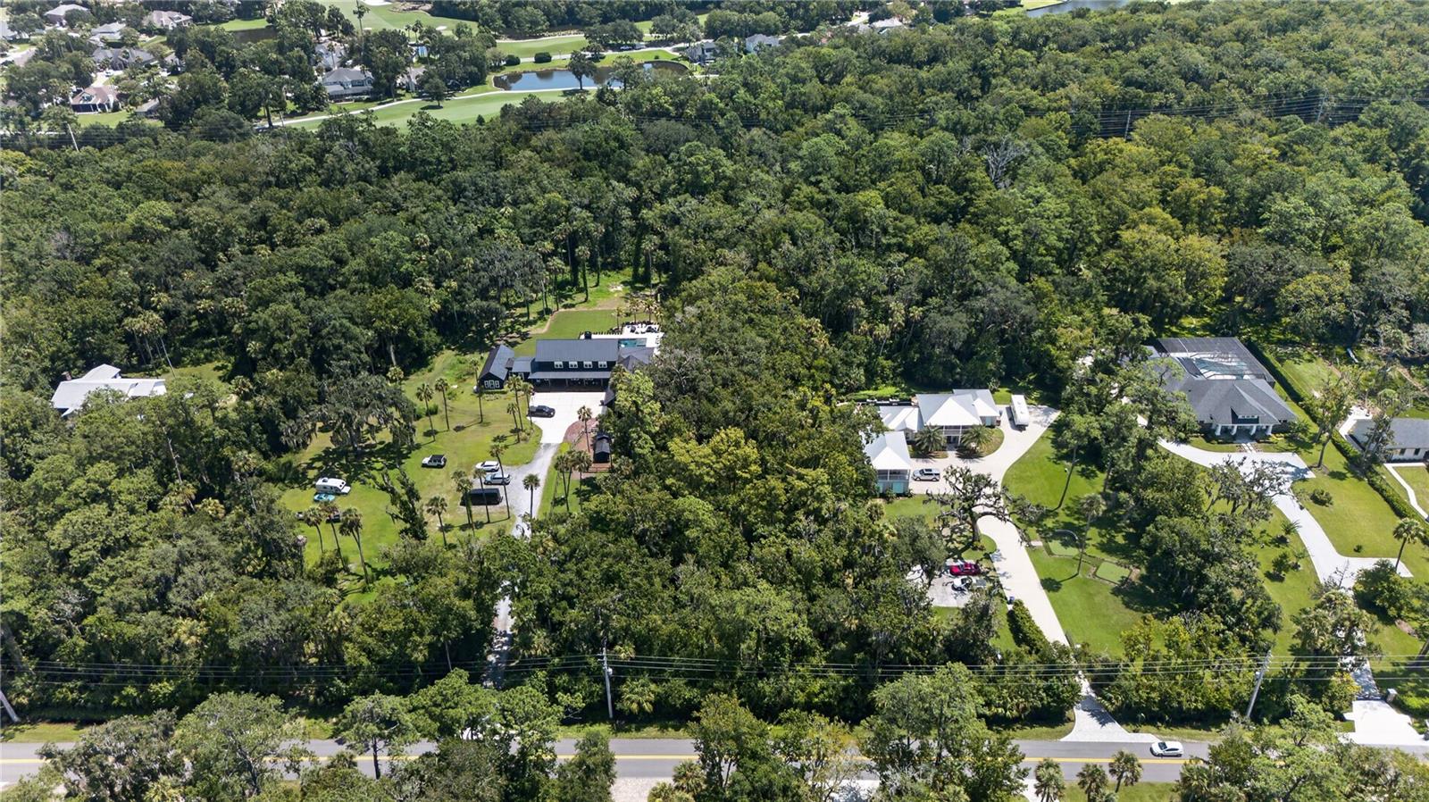 N Roscoe Blvd Property Photo 6
