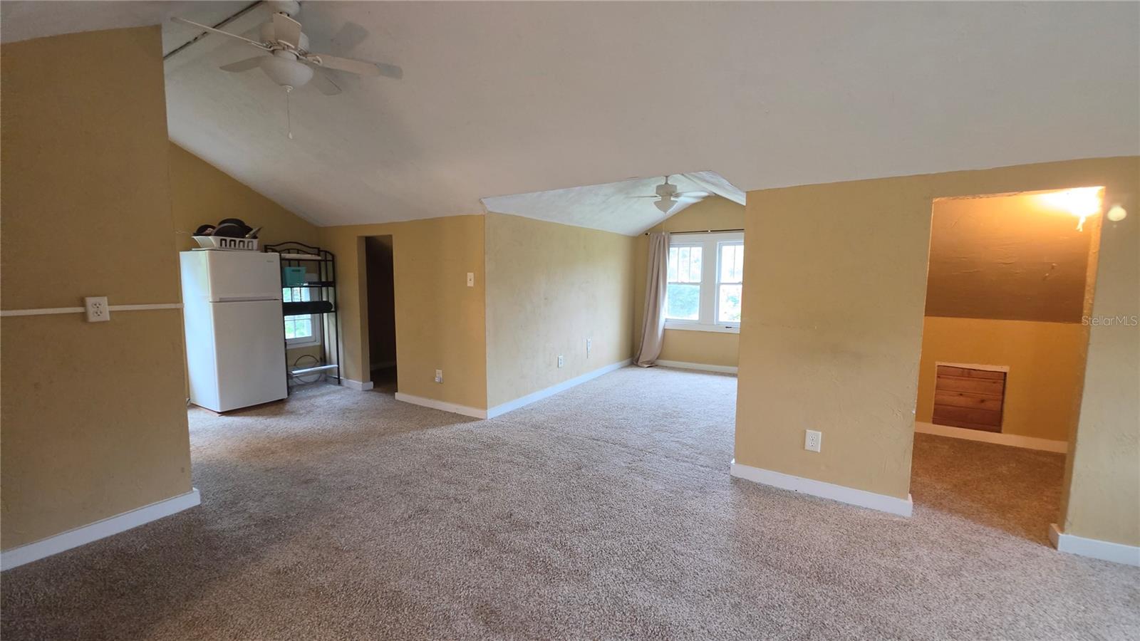 1411 E New York Ave Property Photo 5