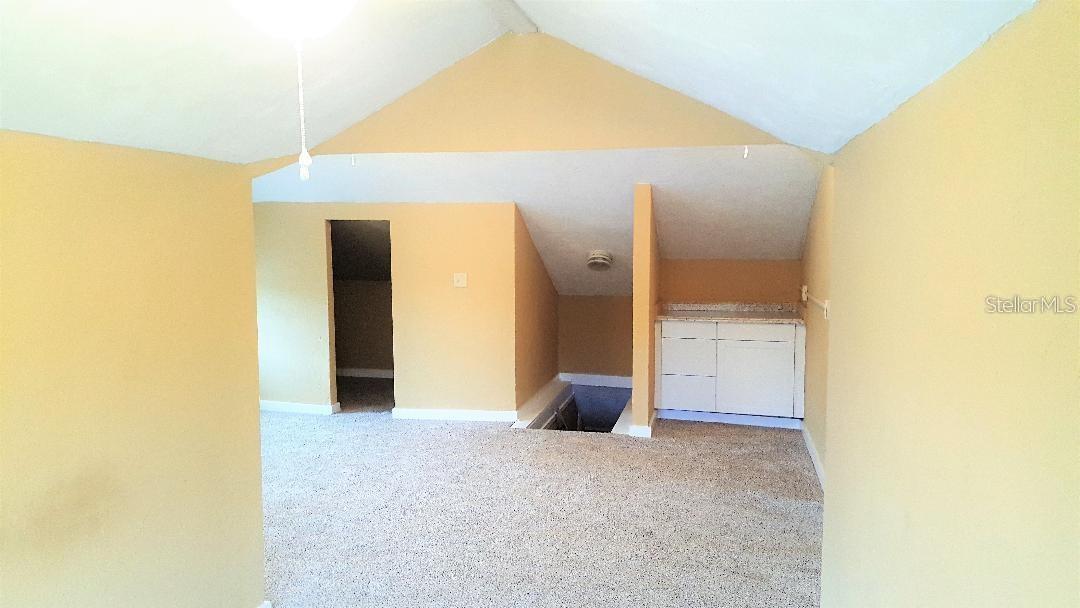 1411 E New York Ave Property Photo 8