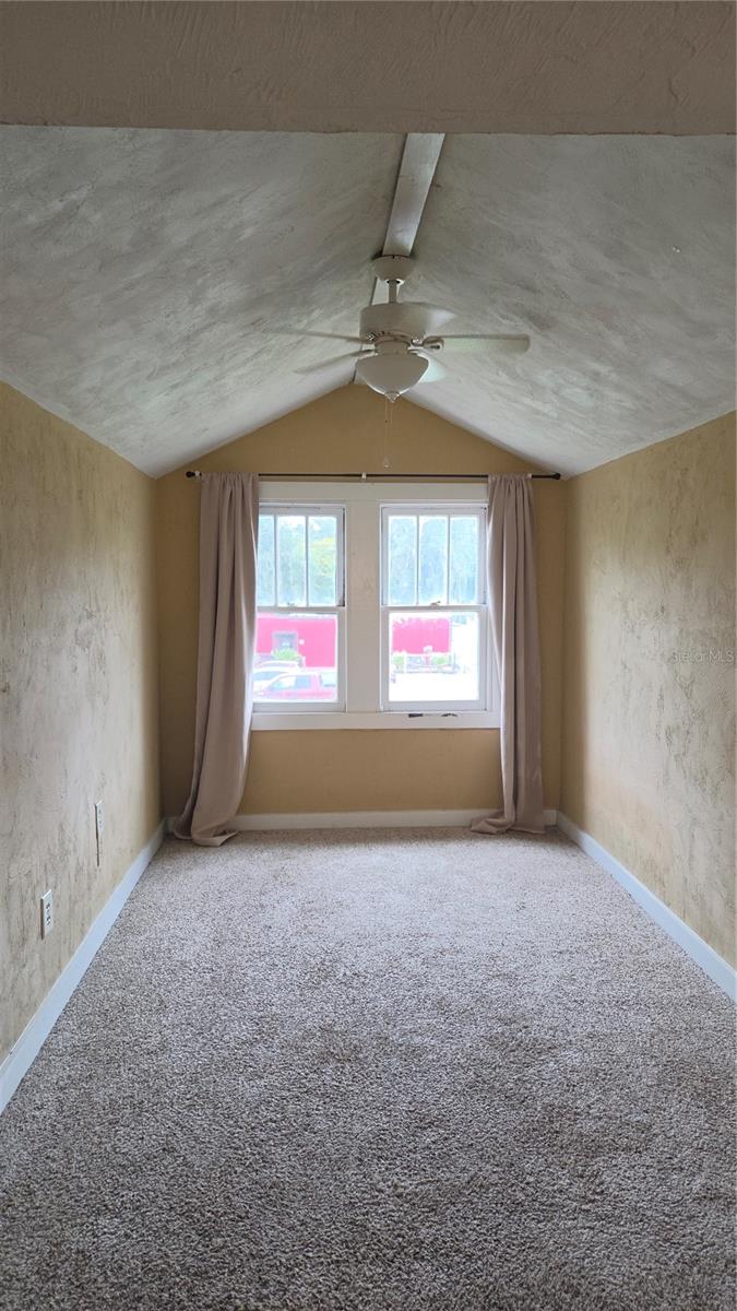 1411 E New York Ave Property Photo 14