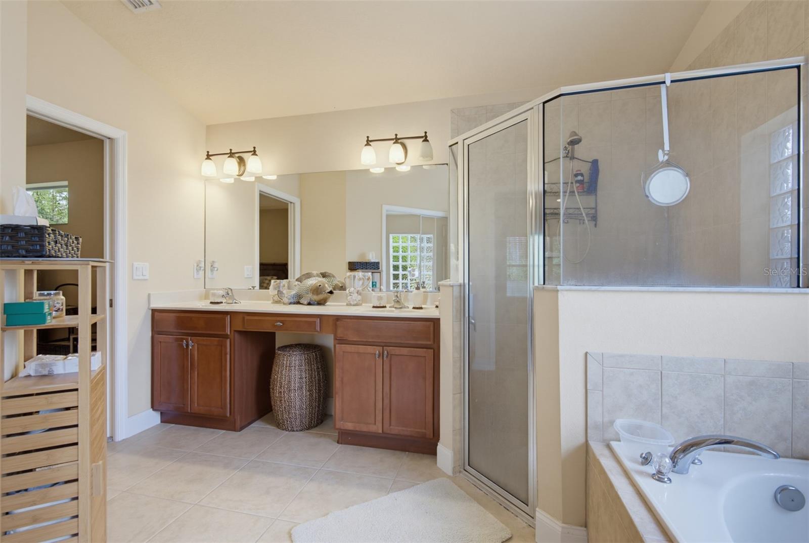 16 Westland Run Property Photo 36