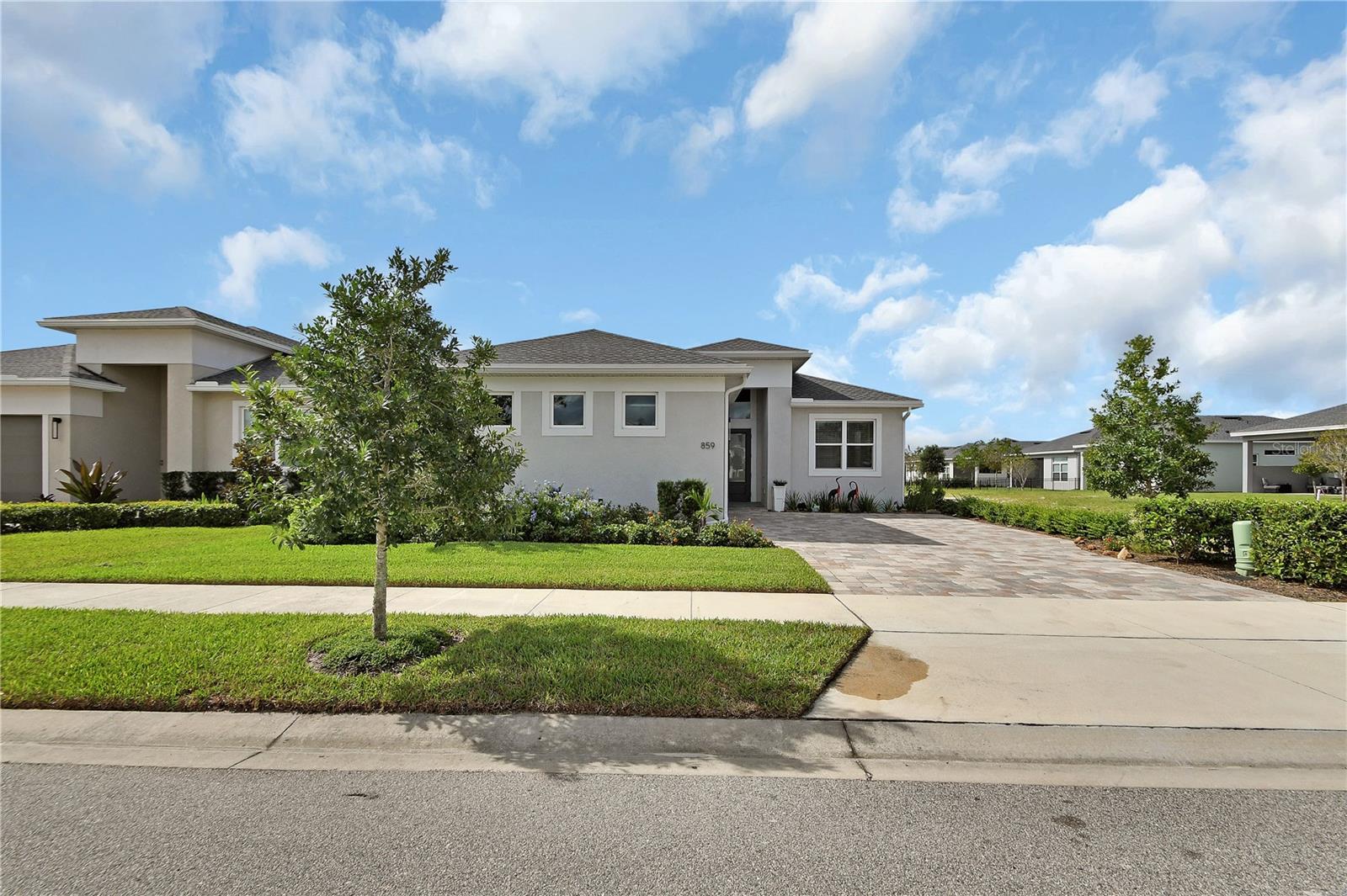859 Liliana Dr Property Photo 2