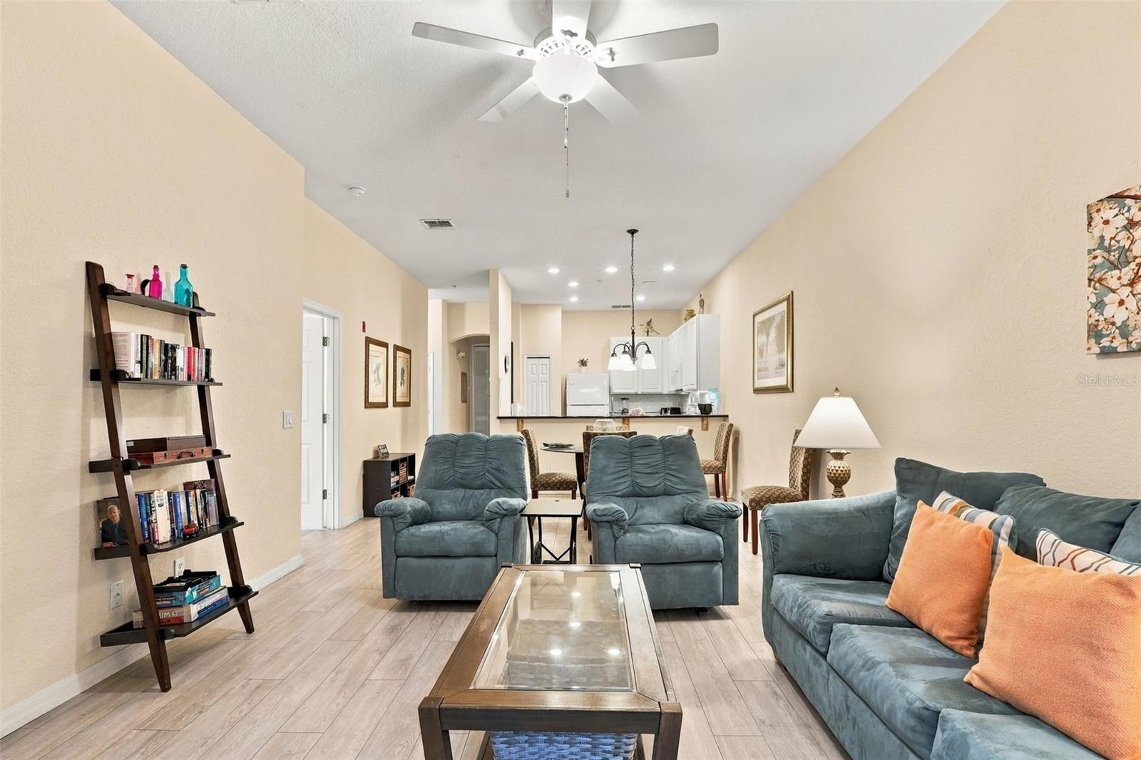 512 Lucaya Loop Property Photo 4