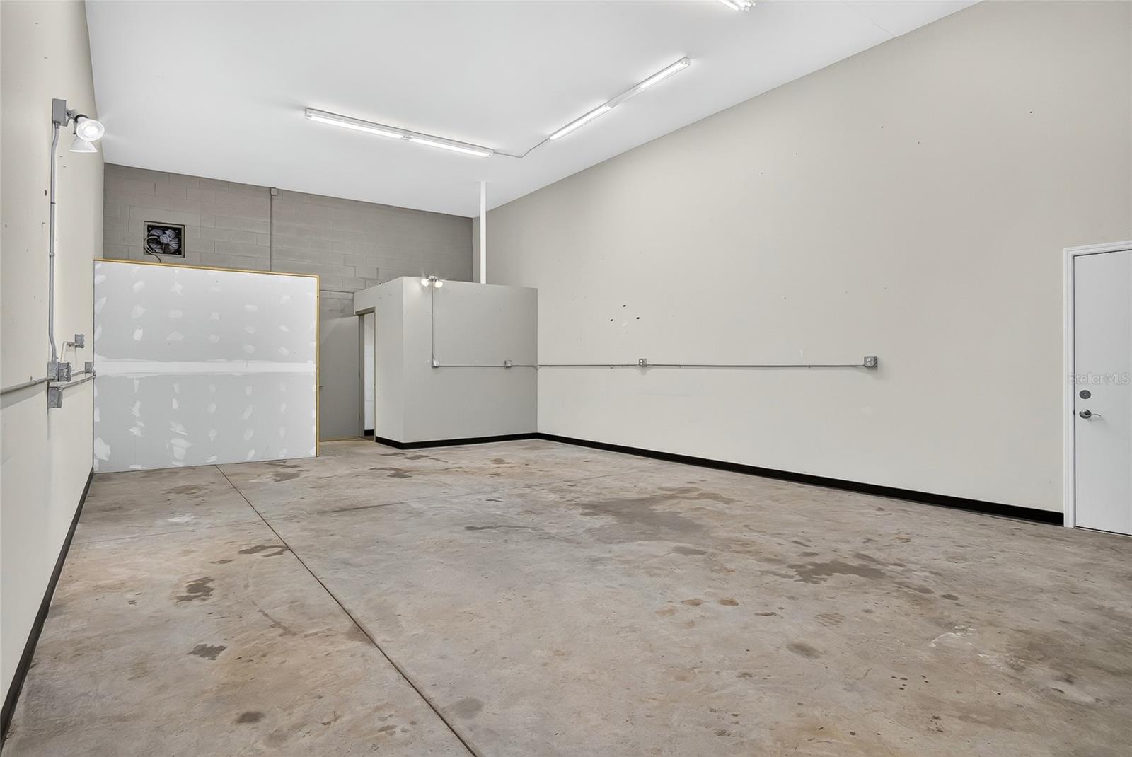 531 Virginia Ave #c Property Photo 4
