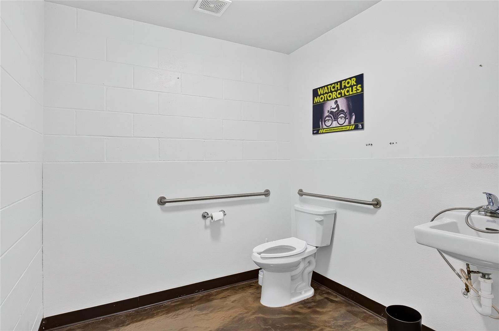 531 Virginia Ave #d Property Photo 14