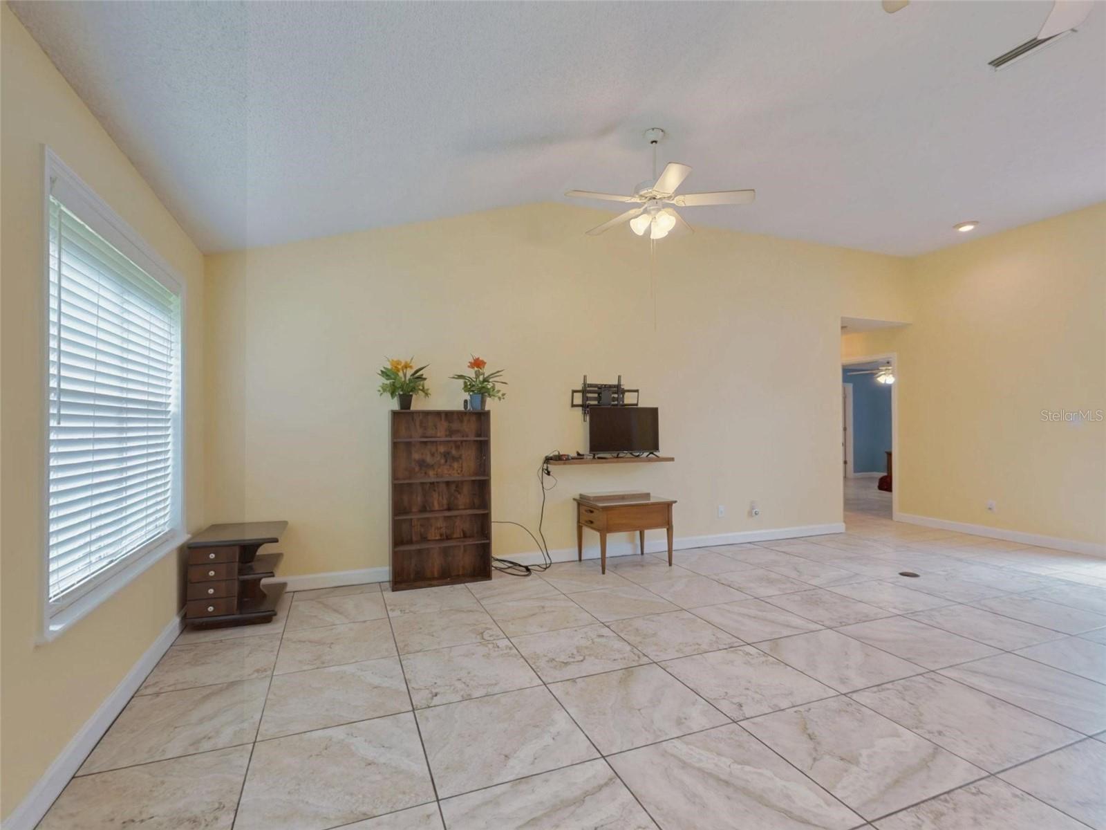 2490 S Glen Eagles Dr Property Photo 12