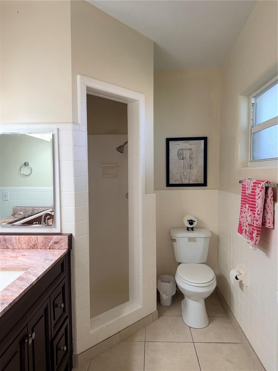 318 N Riverside Dr Property Photo 12