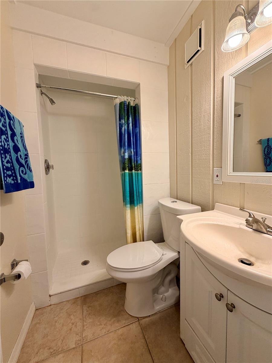 318 N Riverside Dr Property Photo 16