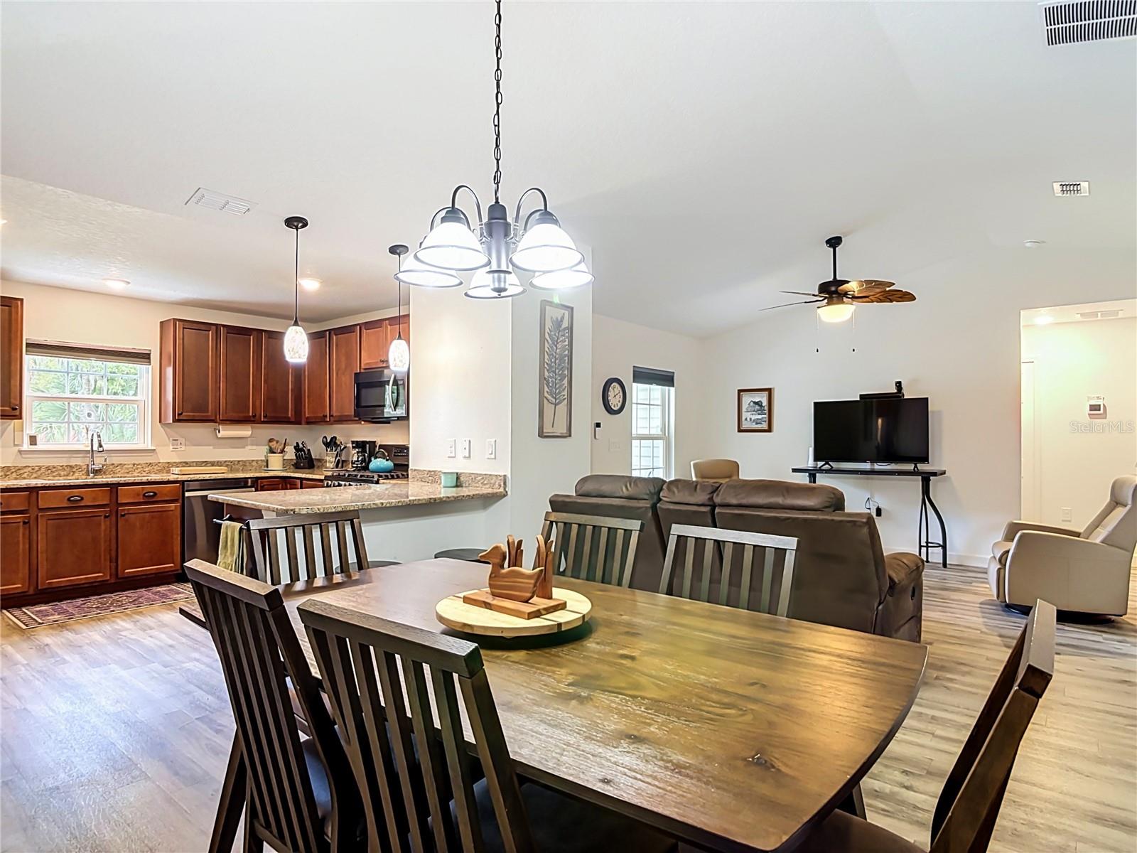 2863 Canal Rd Property Photo 14