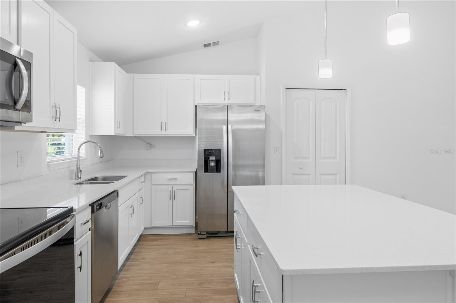 42 Woodborn Ln Property Photo 6