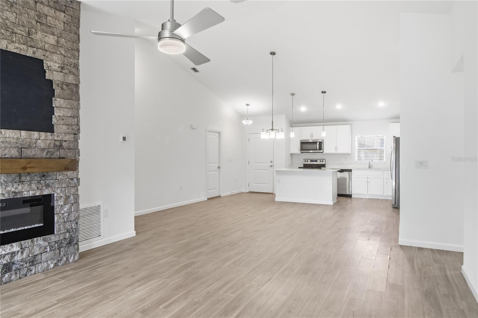 42 Woodborn Ln Property Photo 10