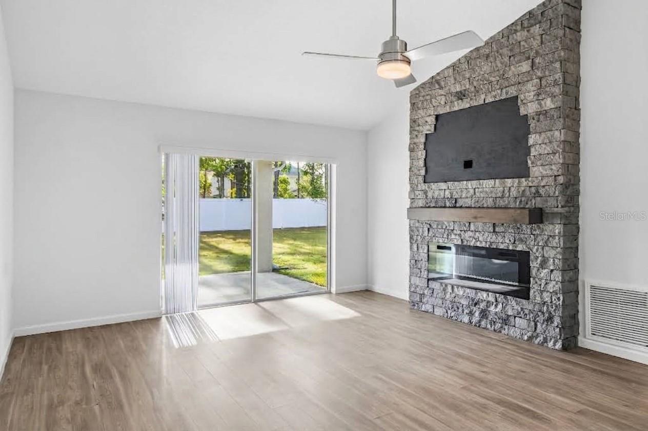 42 Woodborn Ln Property Photo 12