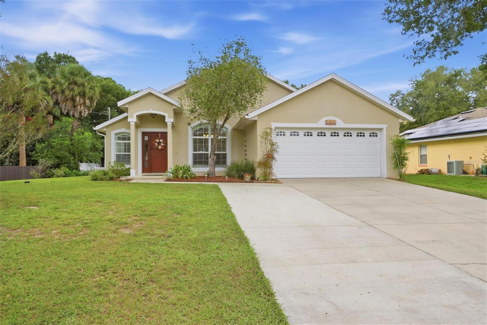 1544 Center St Property Photo 1