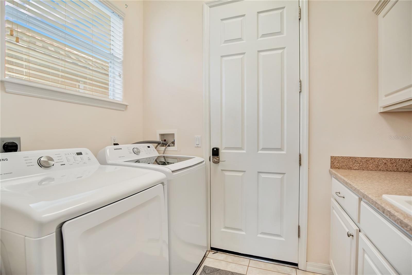526 Newhall Ln Property Photo 30