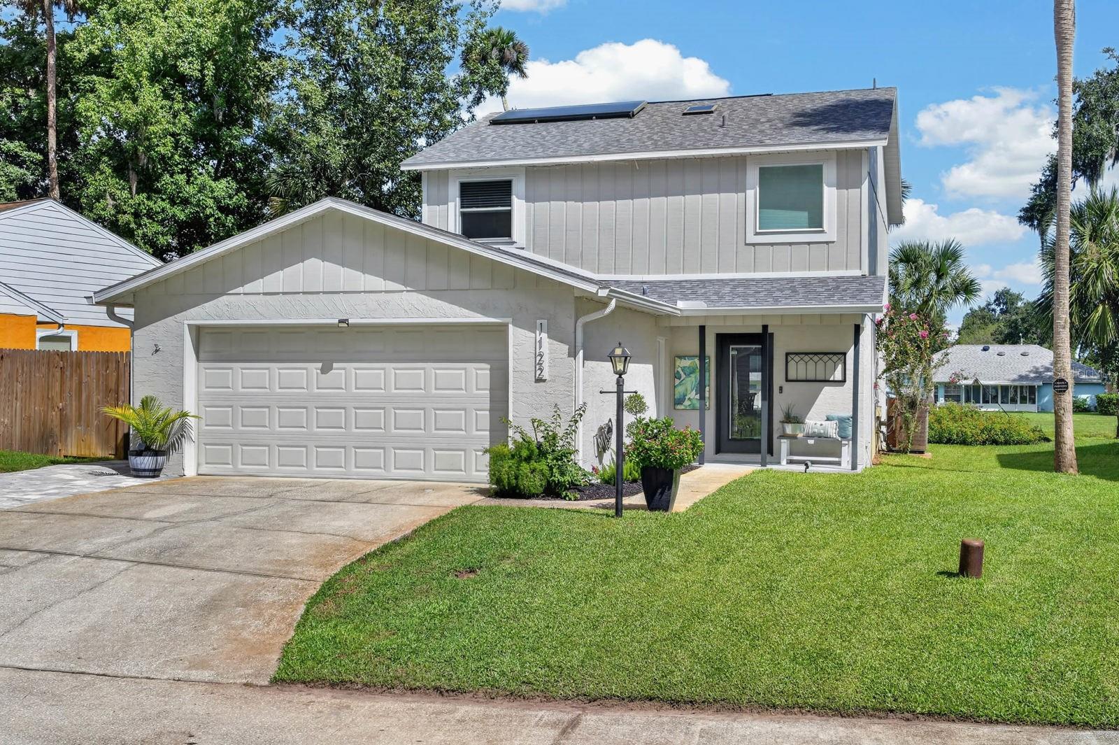 1122 Meditation Loop Property Photo 1