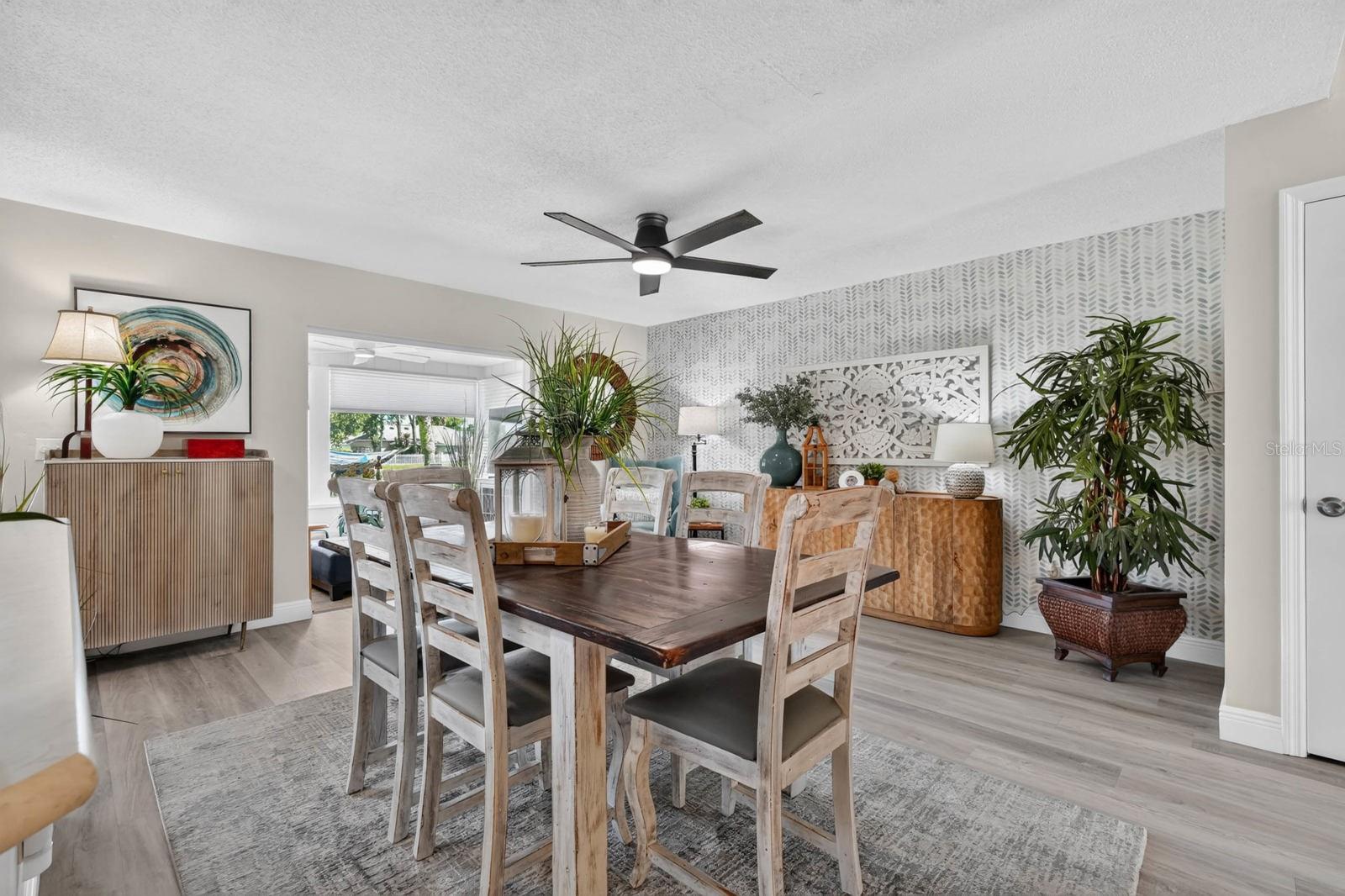 1122 Meditation Loop Property Photo 6