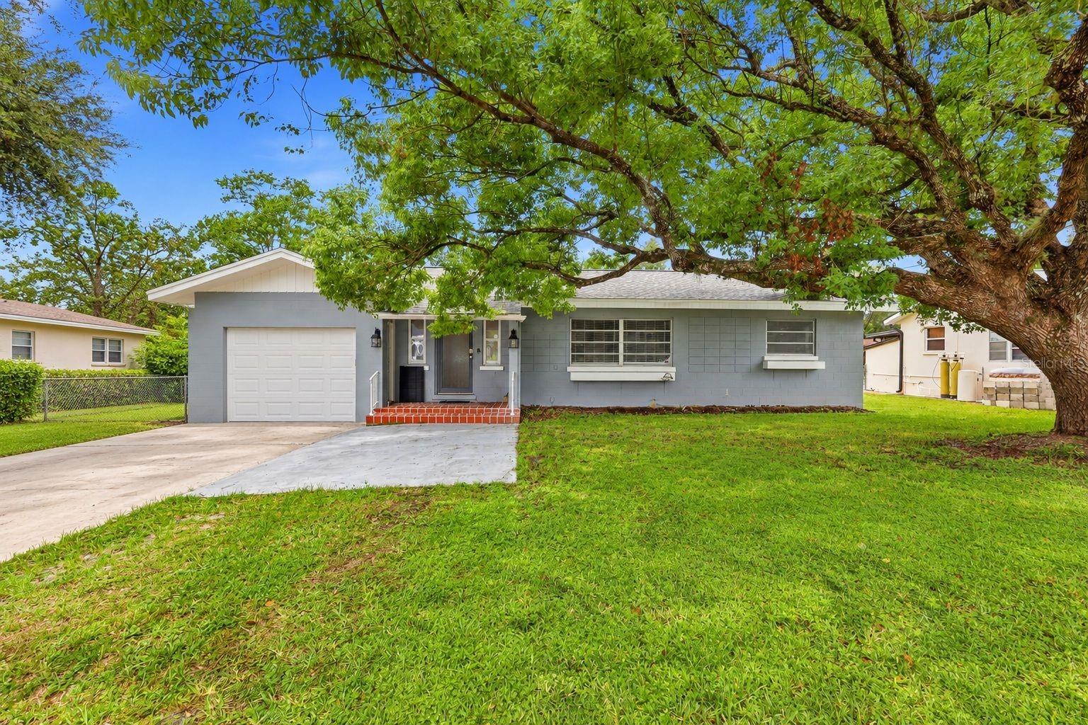 65 Community Dr Property Photo 1