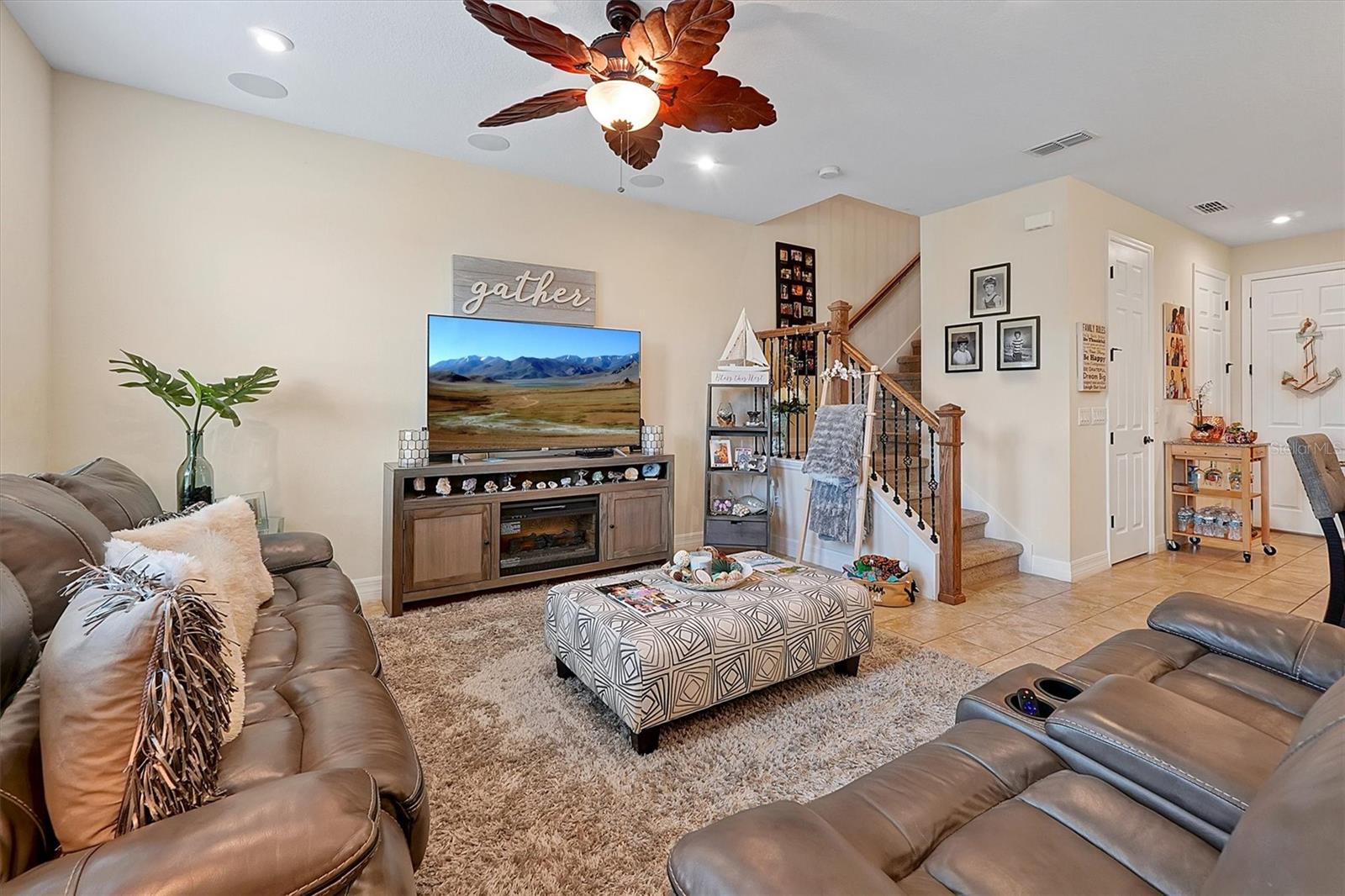 2155 Valencia Blossom St Property Photo 3