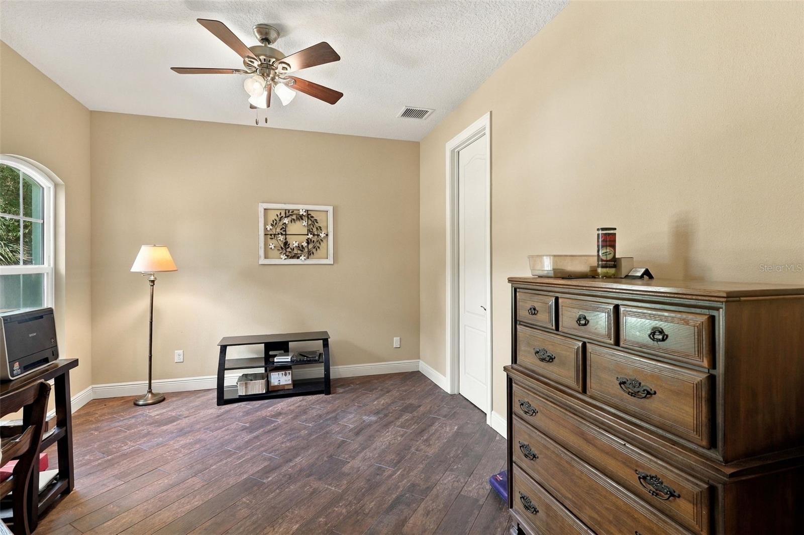 1806 Glenwood Oaks Ln Property Photo 10