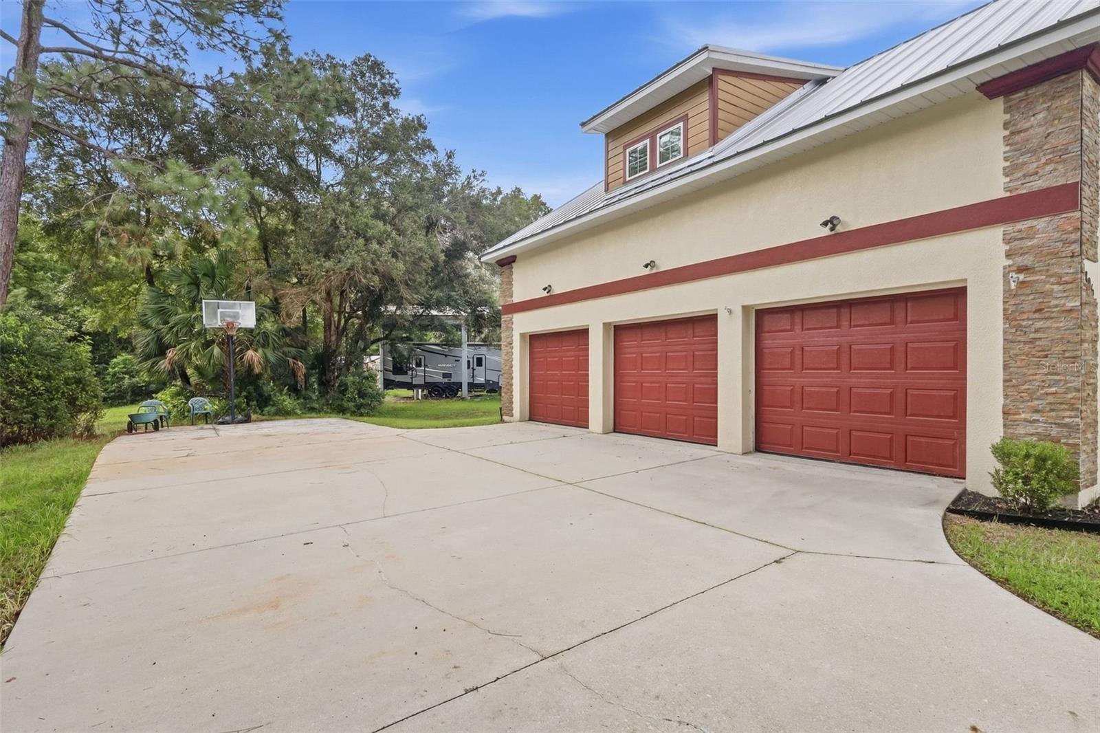 1806 Glenwood Oaks Ln Property Photo 29