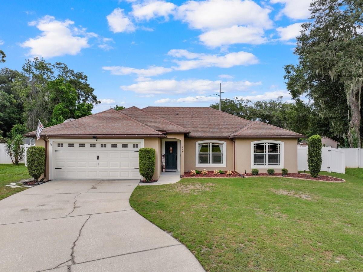 854 ARAWANA DR