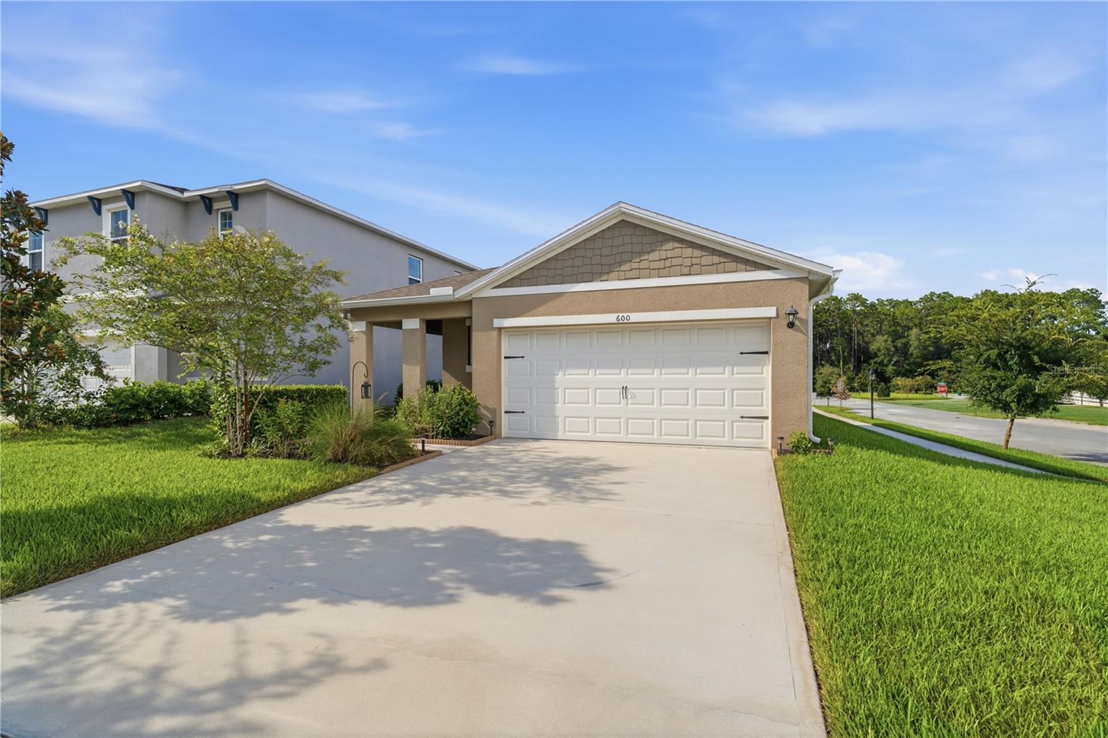 600 Autumn Breeze St Property Photo 1