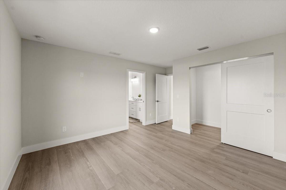 72 Aurora Ave Property Photo 39