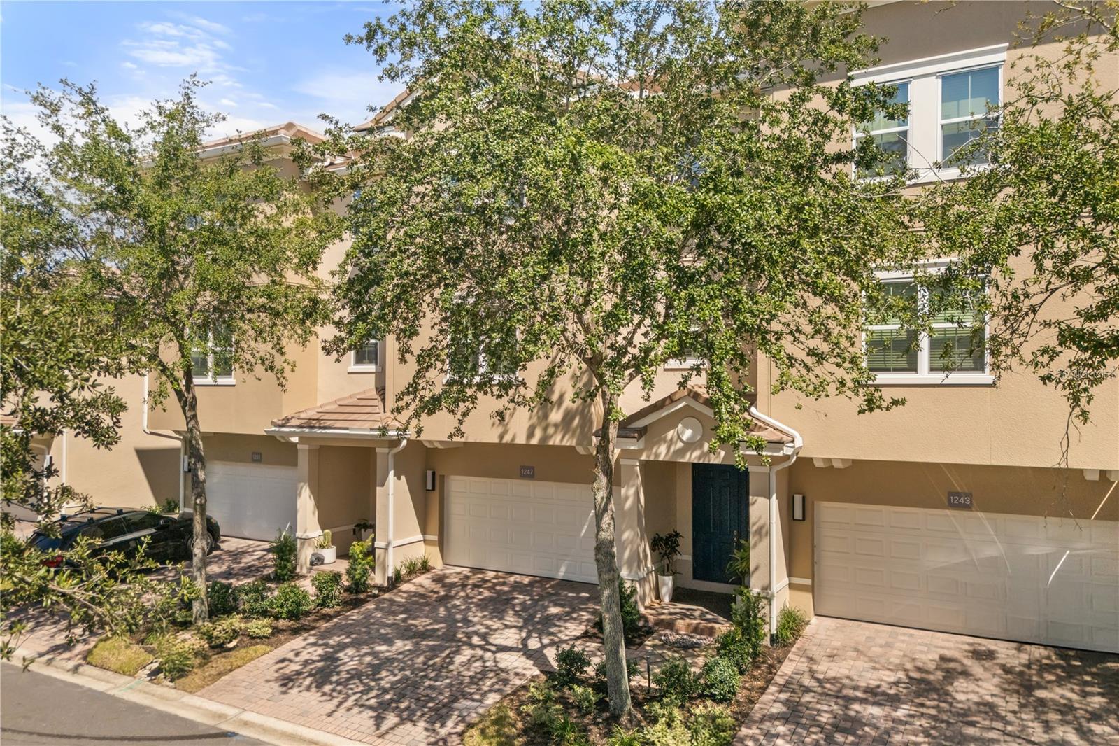 1247 Bolton Pl Property Photo 1