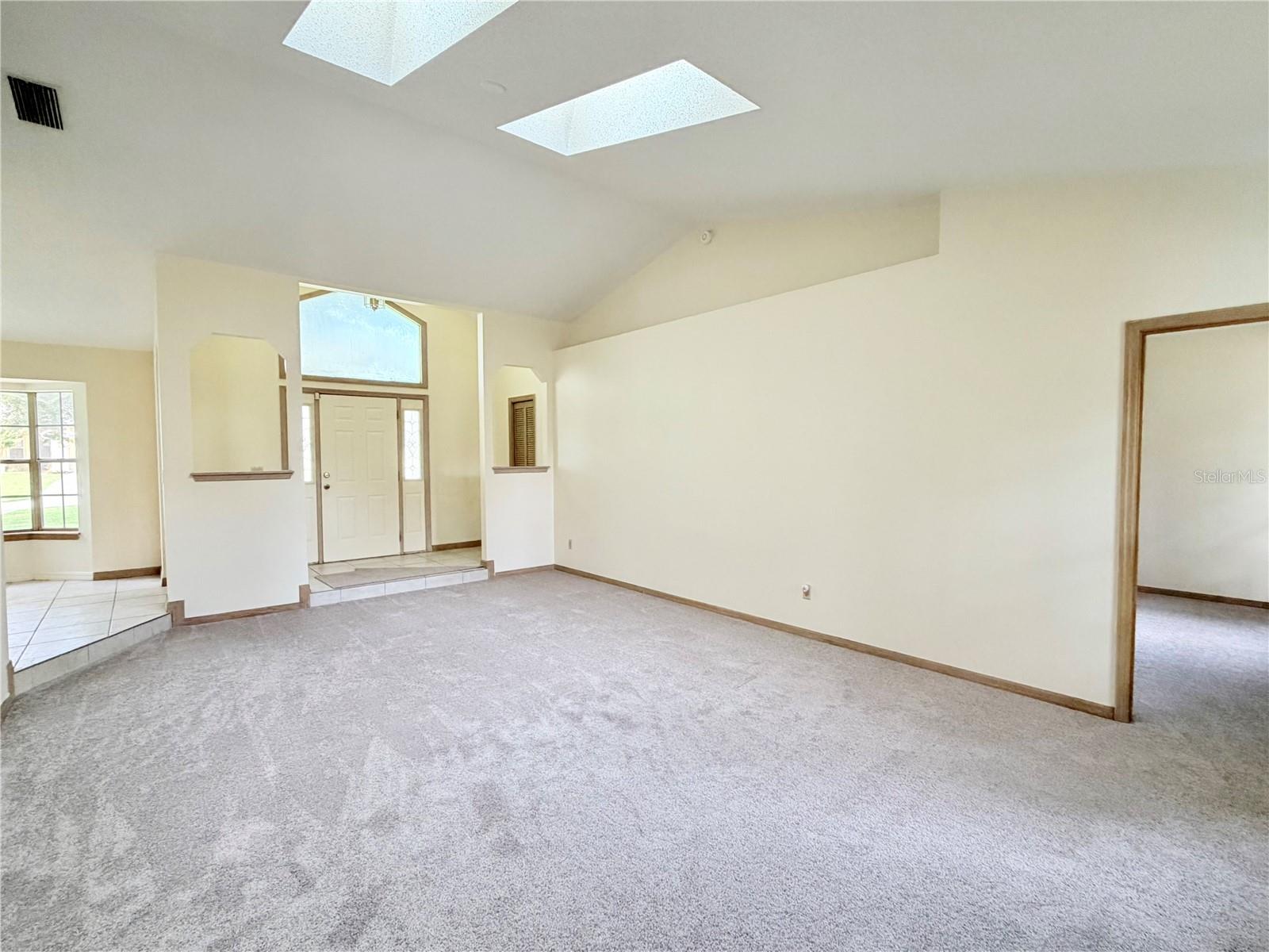 632 Fourwind St Property Photo 5