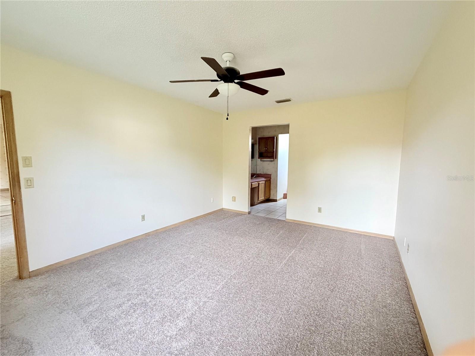 632 Fourwind St Property Photo 14