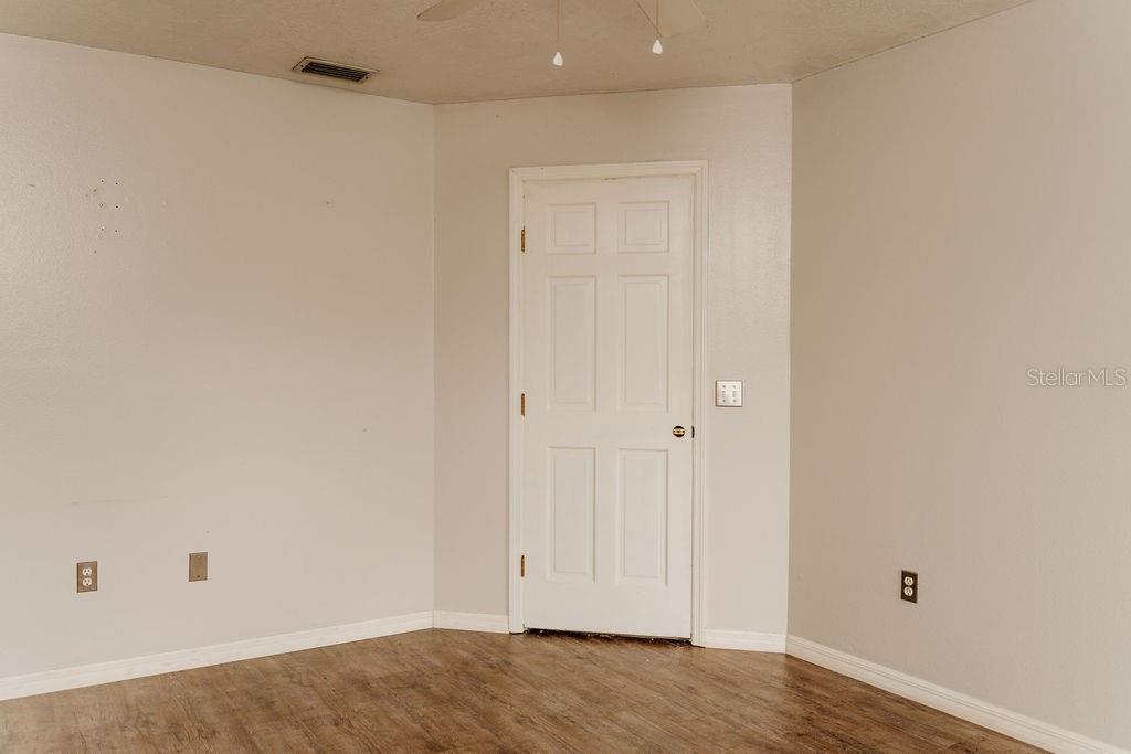 440 Berwick Cir #2 Property Photo 2